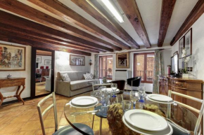 Canal view suite in Rialto